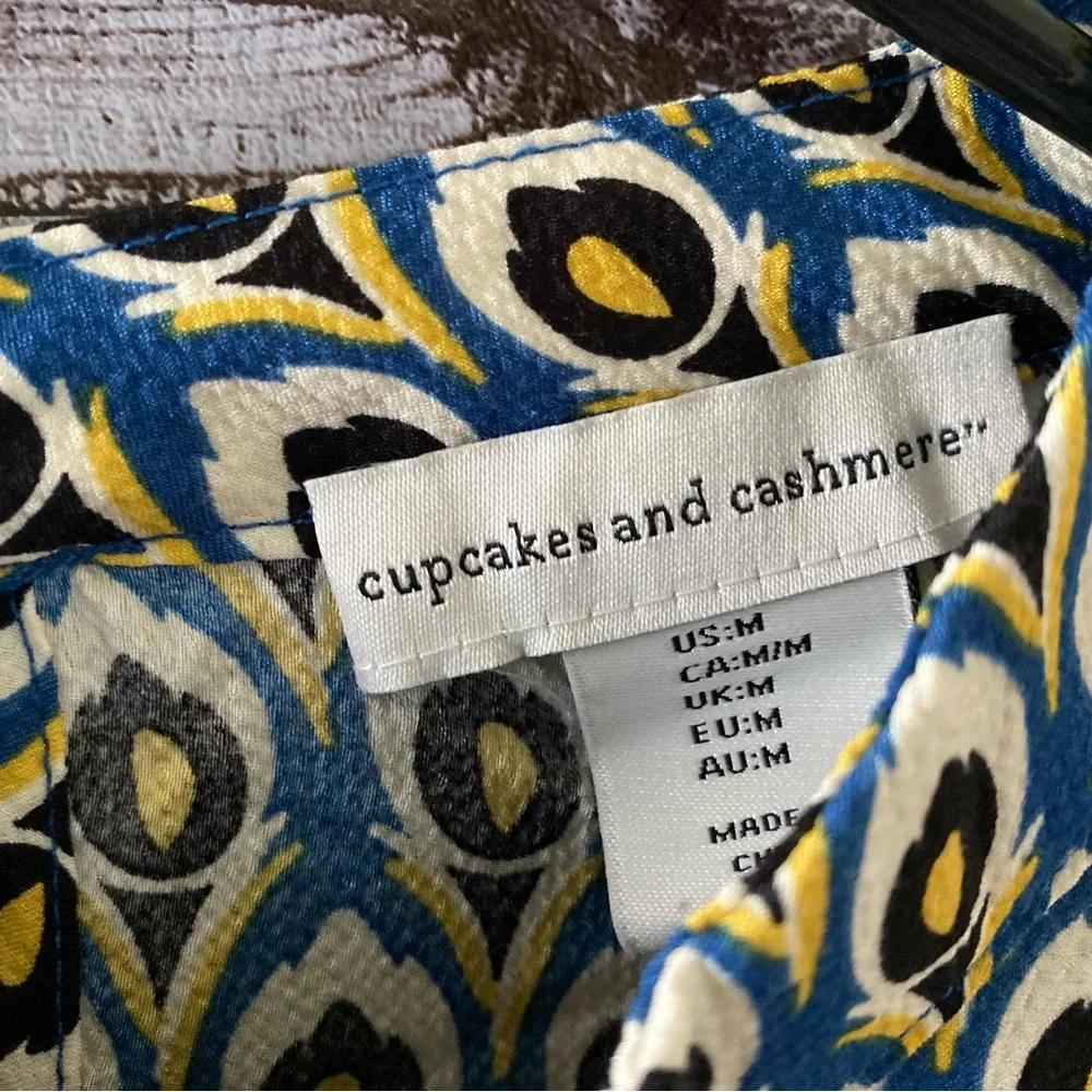Cupcakes and Cashmere Long-Sleeved Blouse Size M‎ - Picture 7 of 8